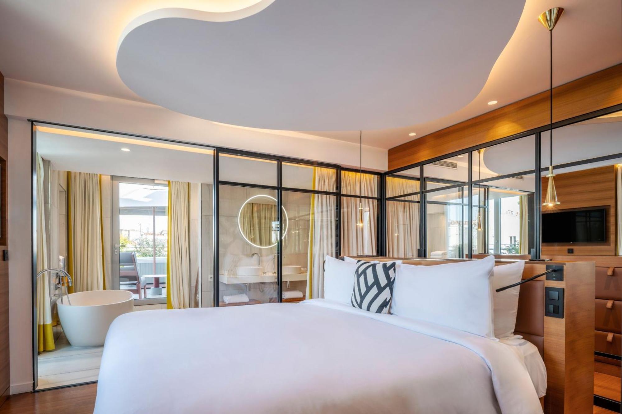 Renaissance Paris Republique Hotel & Spa Bagian luar foto