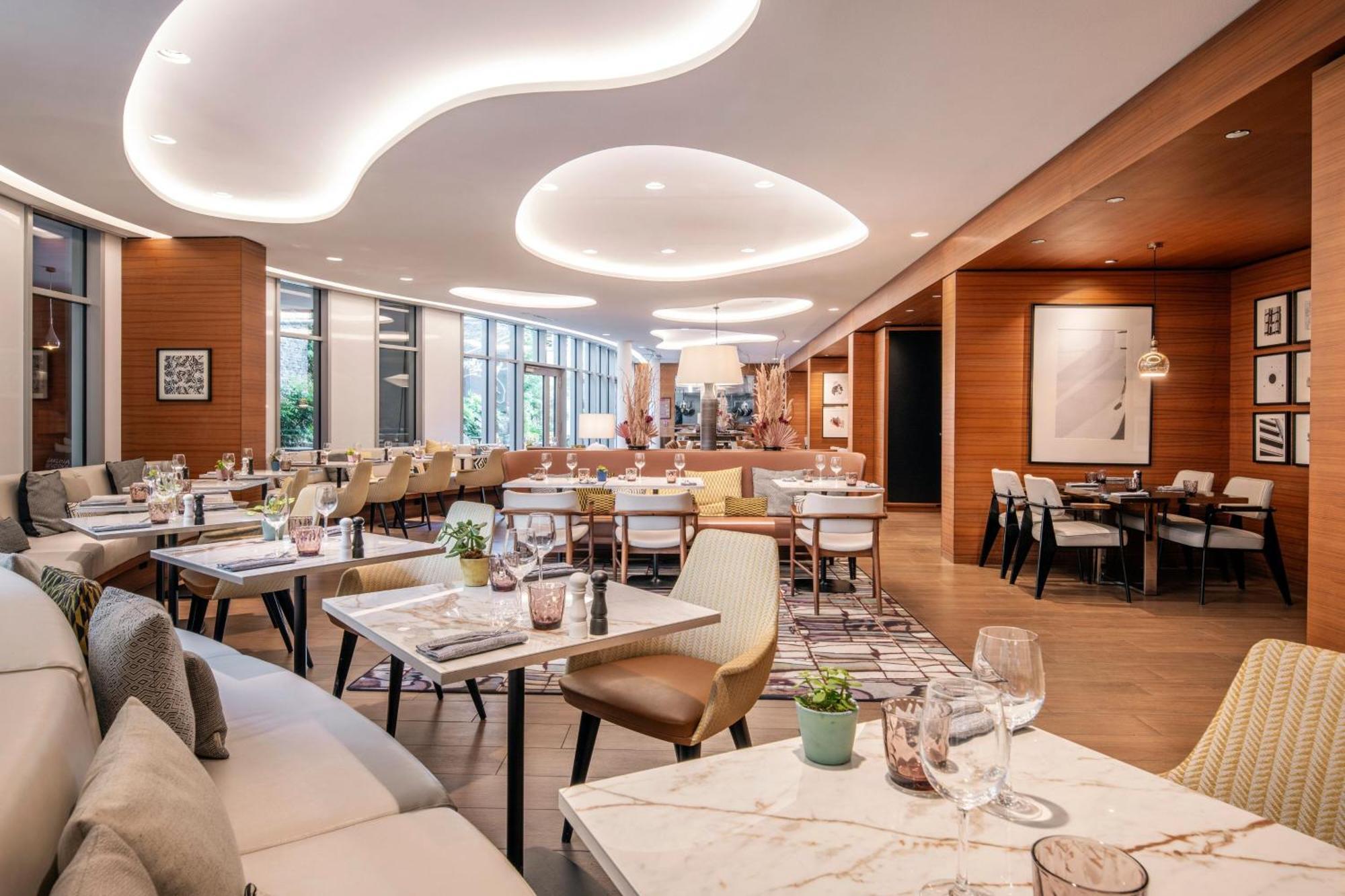 Renaissance Paris Republique Hotel & Spa Bagian luar foto