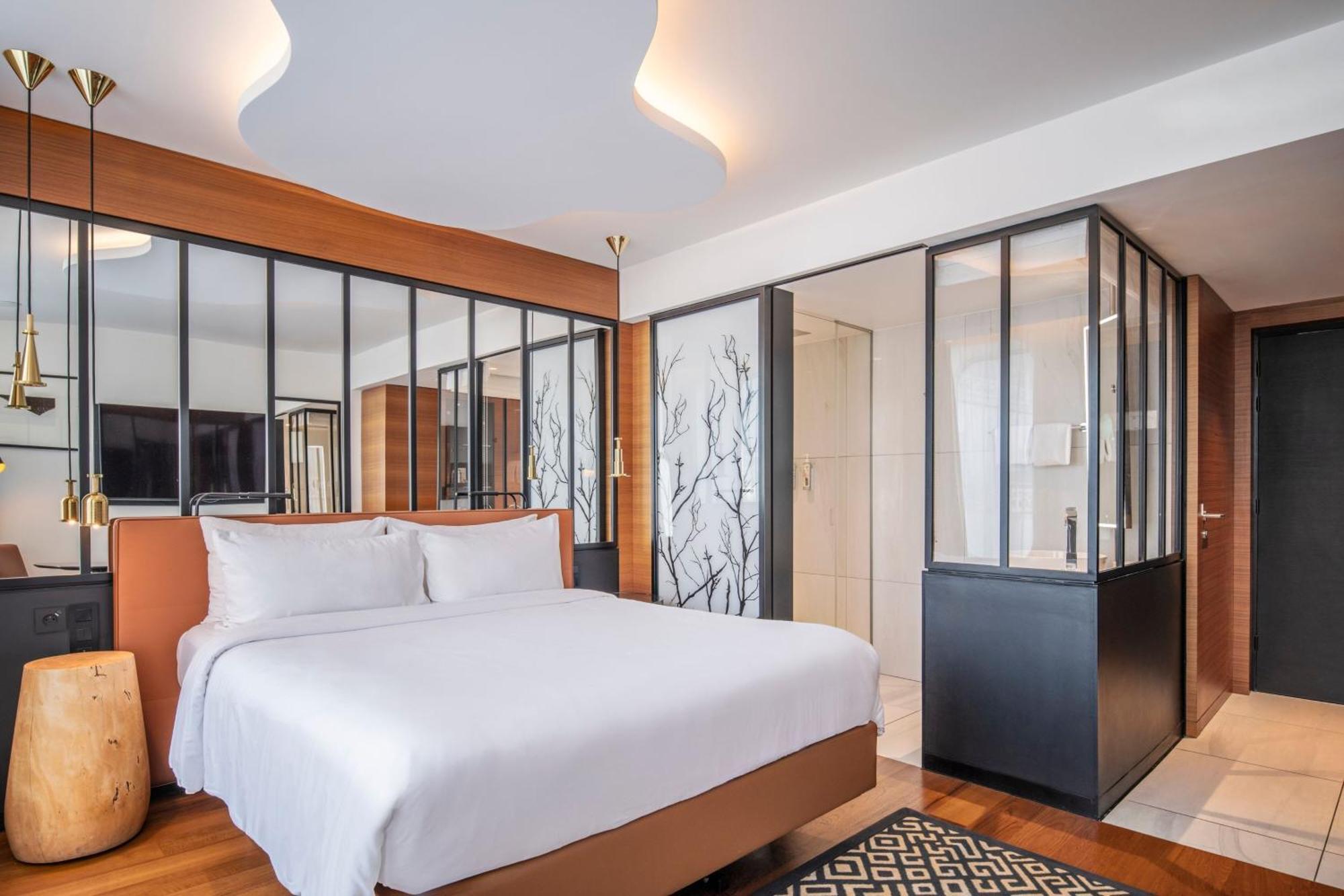 Renaissance Paris Republique Hotel & Spa Bagian luar foto