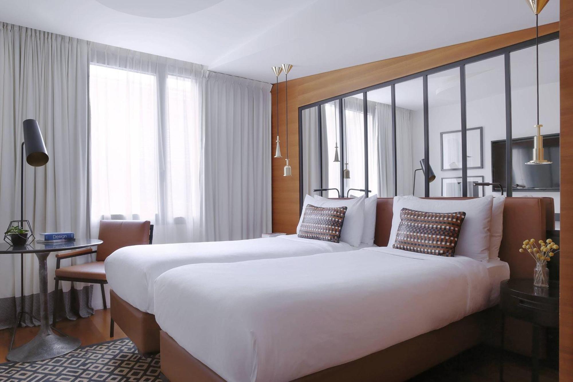 Renaissance Paris Republique Hotel & Spa Bagian luar foto