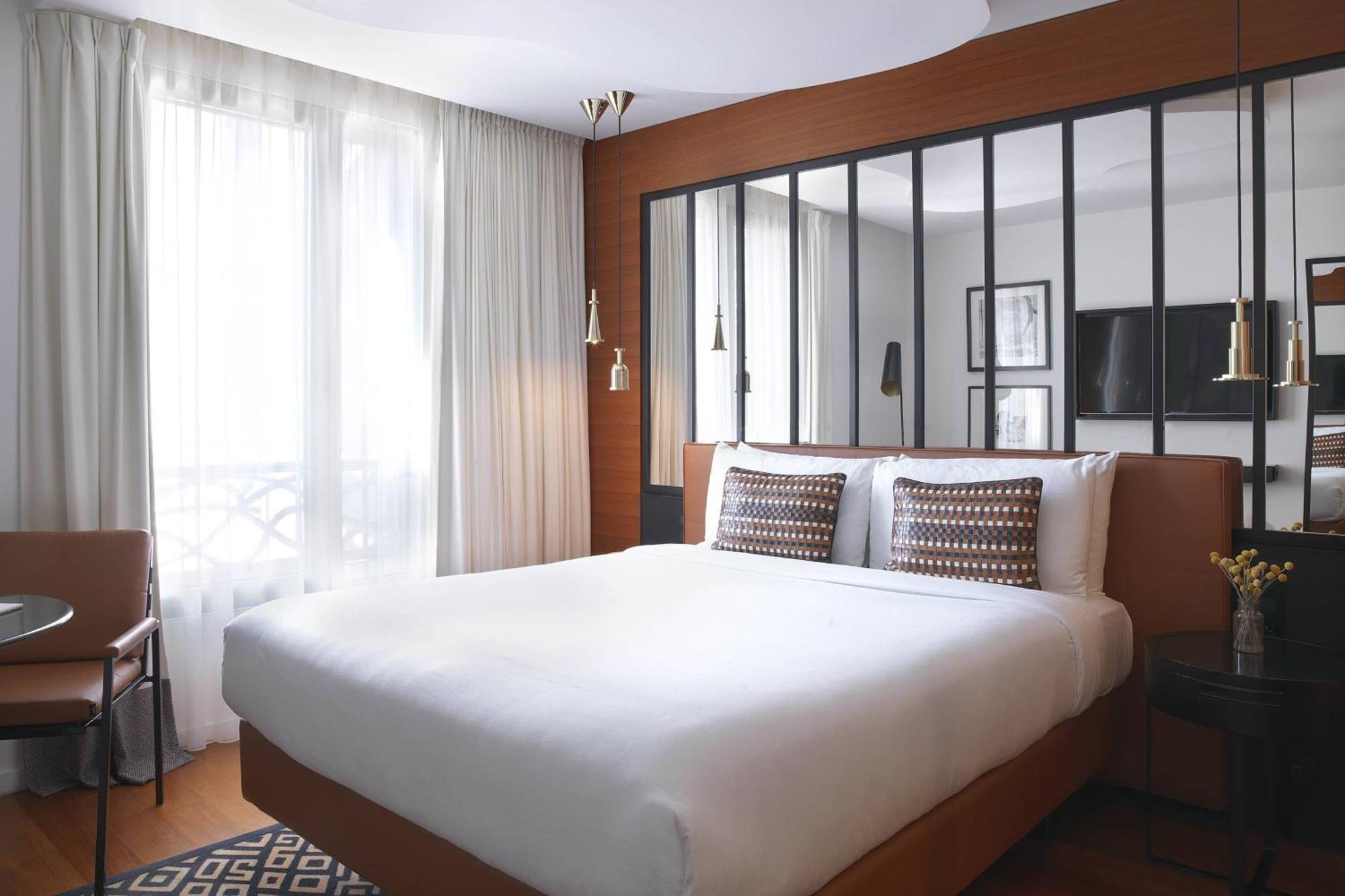 Renaissance Paris Republique Hotel & Spa Bagian luar foto