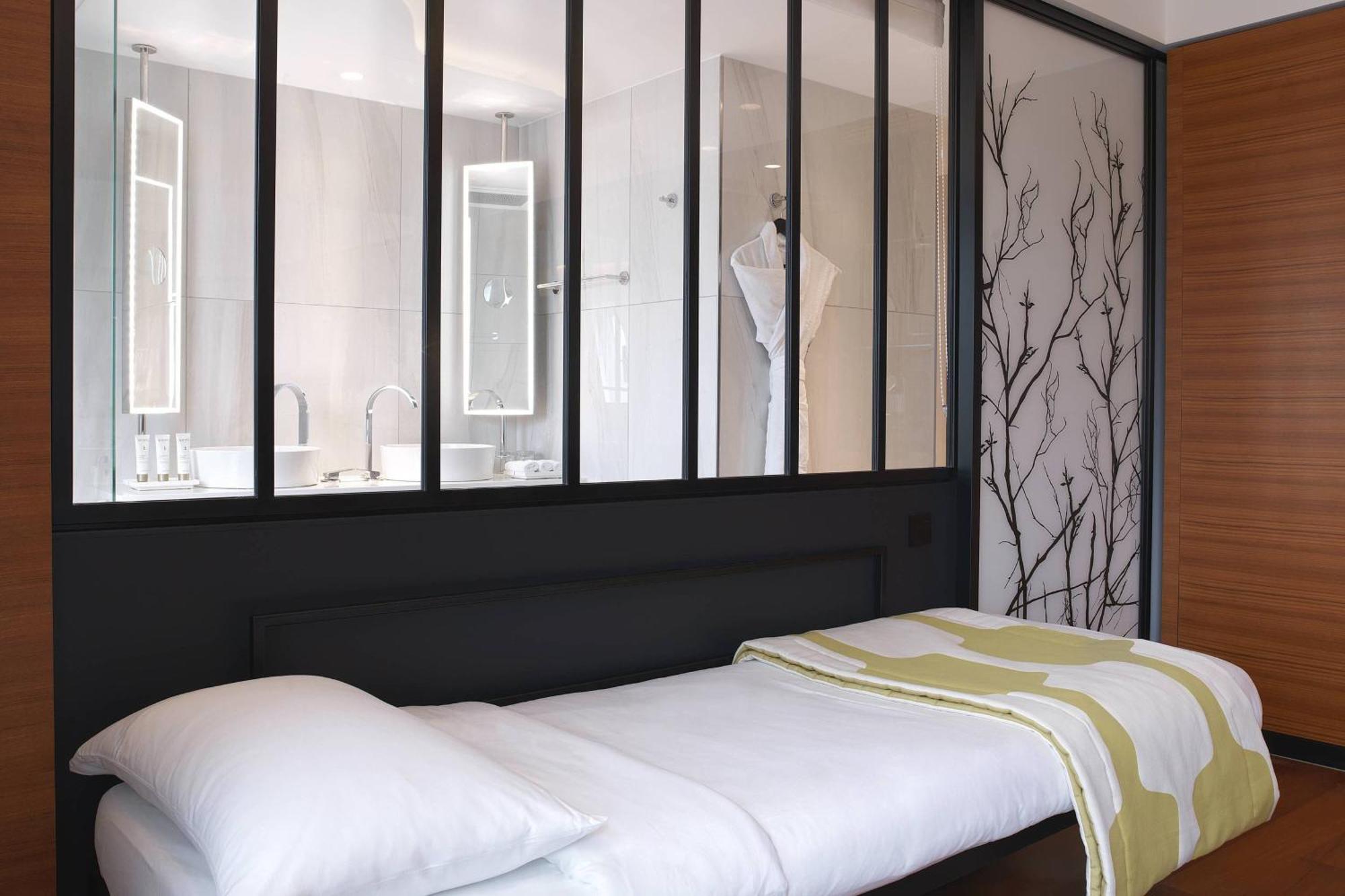 Renaissance Paris Republique Hotel & Spa Bagian luar foto
